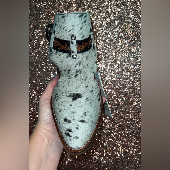 NWT Cowhide and Tooled Leather Block Heel Mule - White/Black - Picture 2 of 6